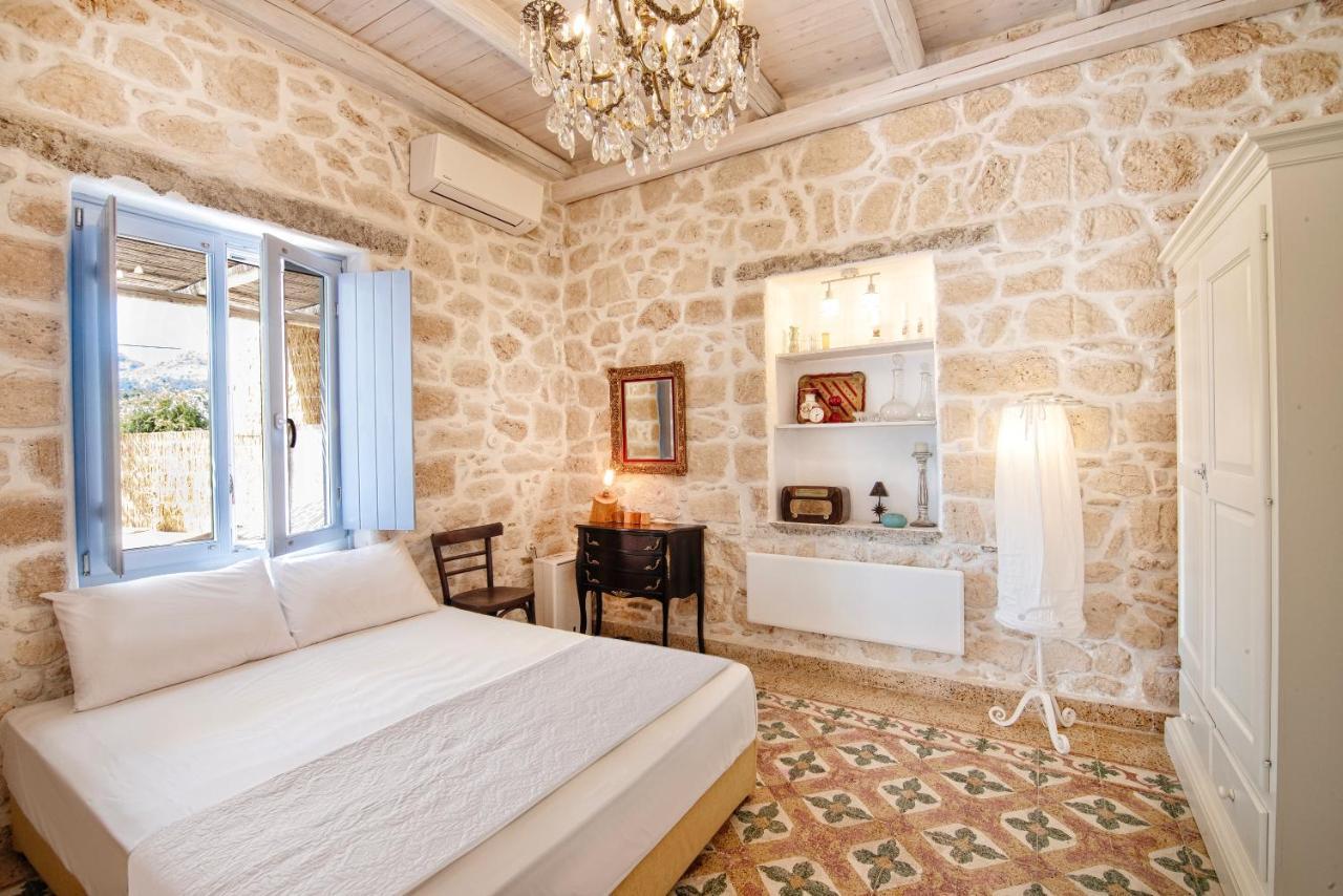 Terra E Sole Spa Suite Aegina Vathi  Экстерьер фото
